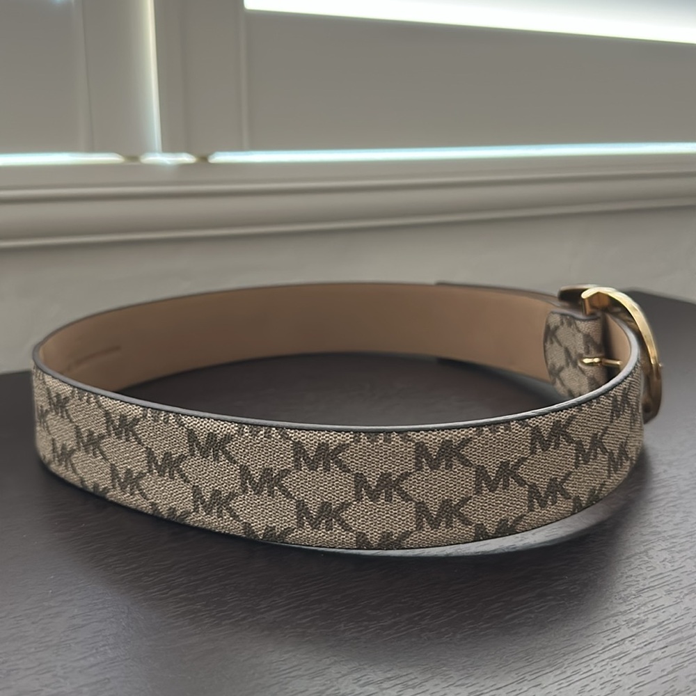Like new Michael Kors brown / tan logo belt with gold buckle - Picture 6 of 7